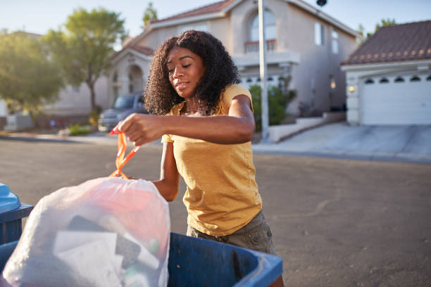 Best Construction Debris Removal  in Bolivar, OH